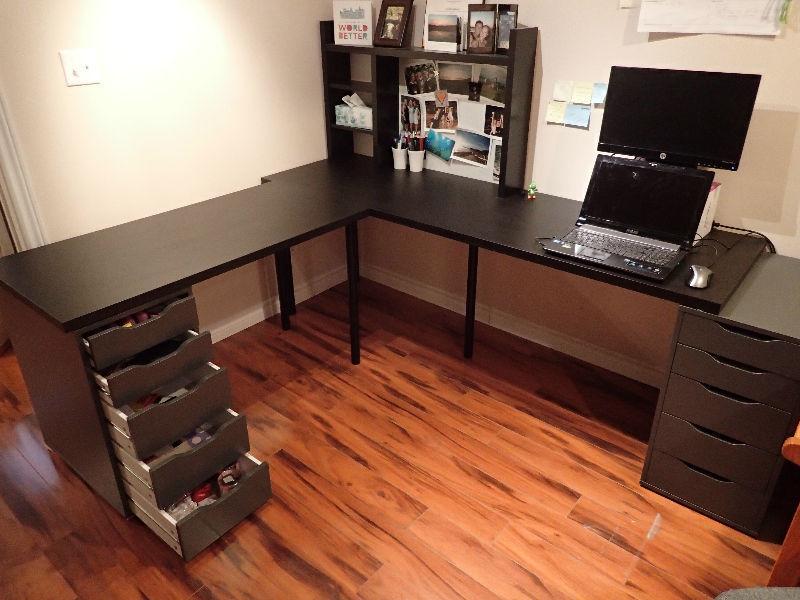 Work station perfect for home office or student