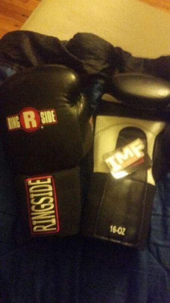 Ringside boxing/sparring gloves 16oz
