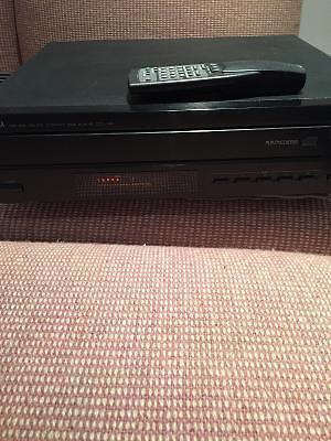 YAMAHA 5 DISC CD PLAYER, PERFECT CONDITION