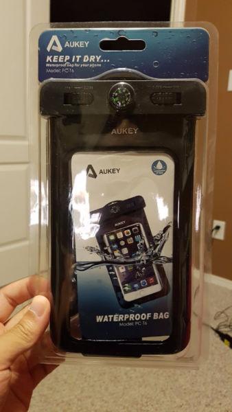 iPhone & Android Universal Waterproof Case Bag Pouch w/ Armband
