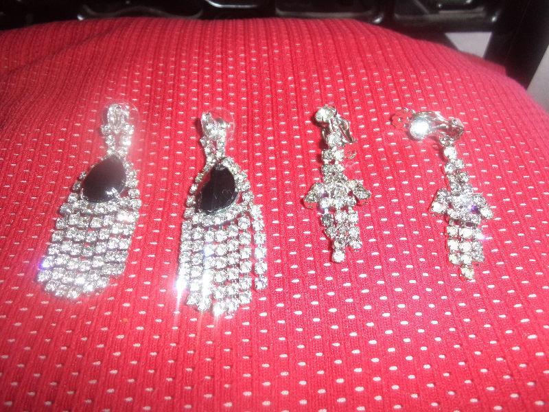 vintage clear and black clip on rhinestone earrings ,and clear
