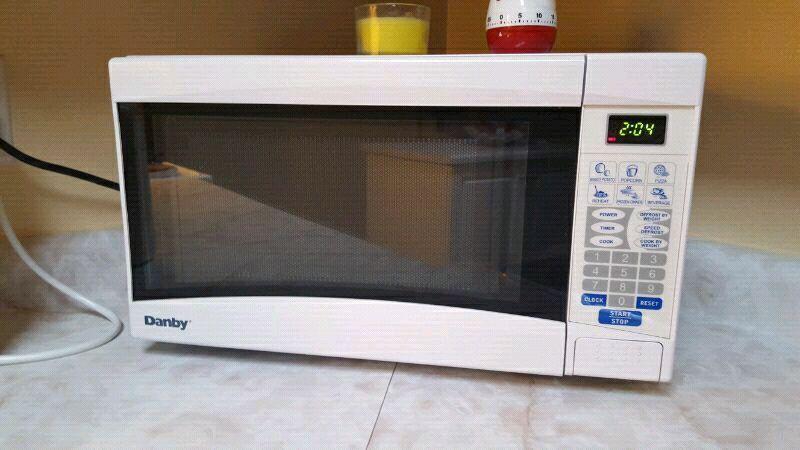 White color *Danby Microwave* MUST GO