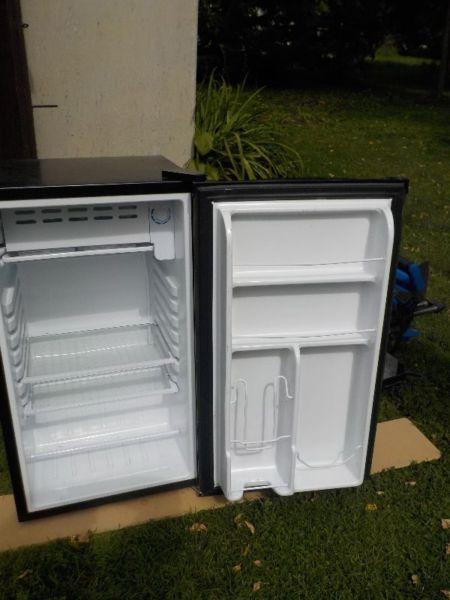 Bar/Apartment Fridge with Small Freezer 3.4 cubic feet