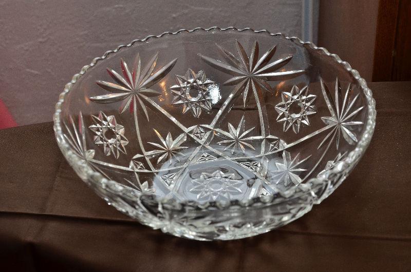 Vintage Clear Pressed Glass Serving Bowl