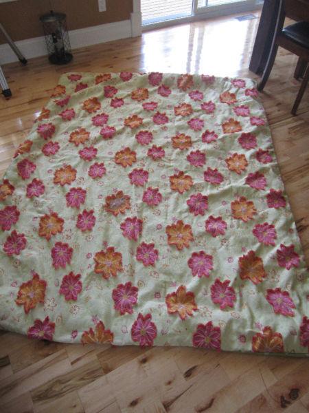 Twin bed comforter, sham, throw pillows and bed skirt