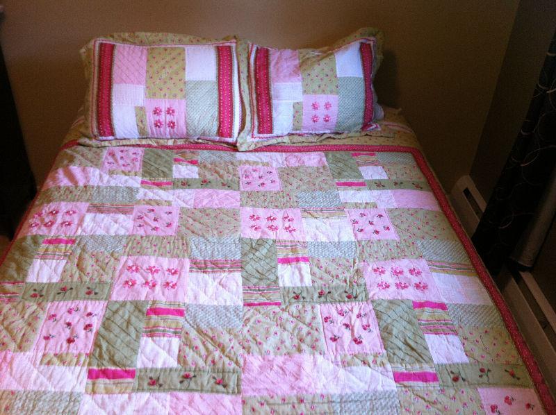 Colourful and reversible quilt (Queen)