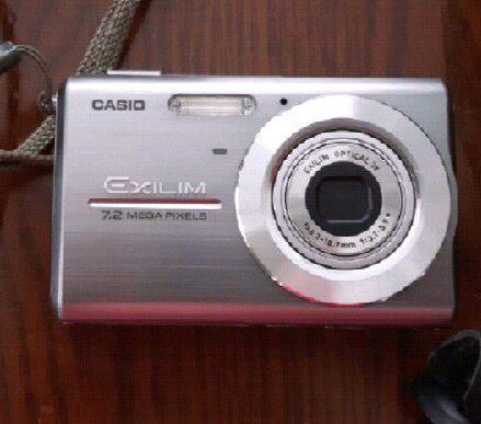 Casio Point and shoot Camera with 2GB SD card