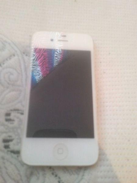 White Iphone 4 / 16 Gigs / Rogers