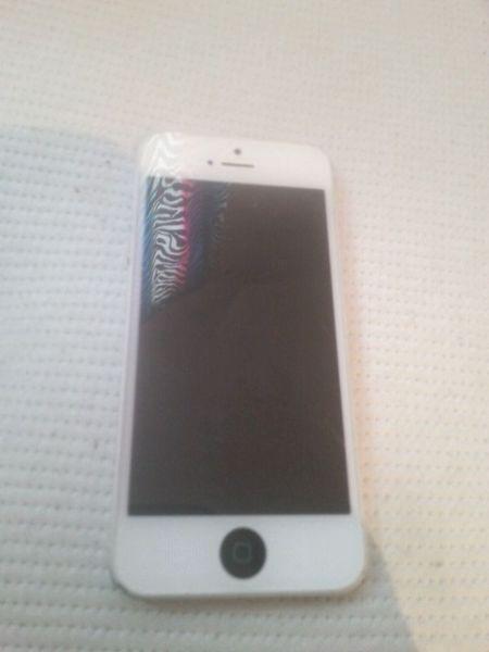 White Iphone 5 / 16 Gigs / Rogers