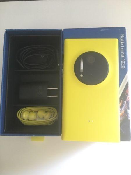 Nokia Lumia 1020 Windows Phone Yellow Unlocked $250