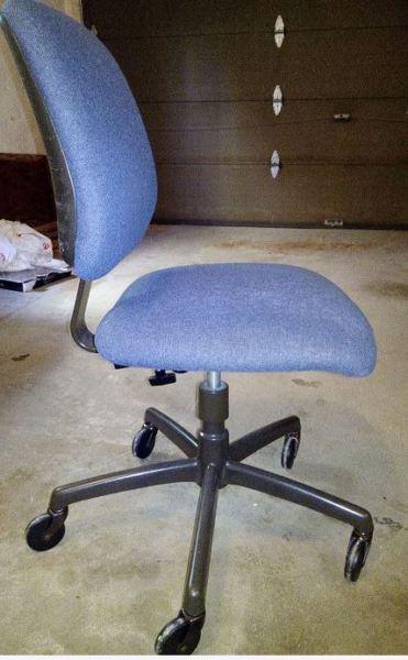 Rolling Chair ,in good condition
