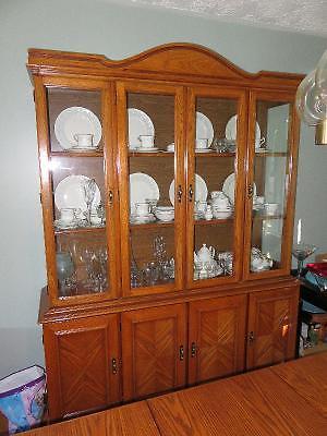 VINTAGE DINING ROOM TABLE SET & CHINA CABINET
