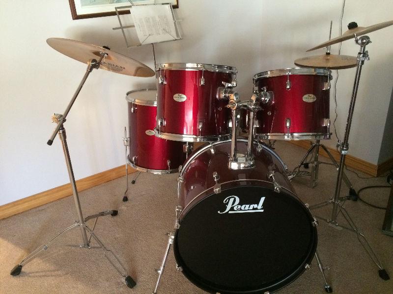 Pearl Forum Series Drum Set with upgraded Sabian B8 Cymbals