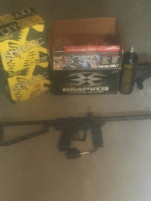 Paintball gun and kit