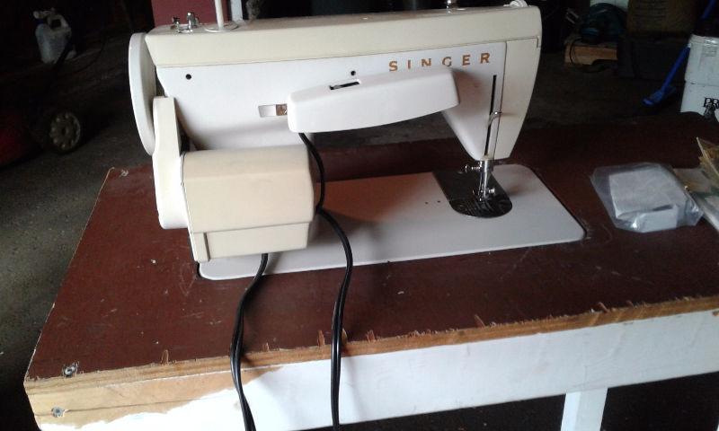 Singer Sewing Machine model 247 ZigZag