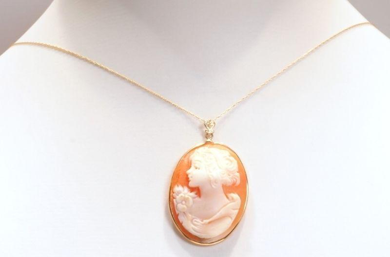 14k Yellow Gold Shell Cameo Necklace