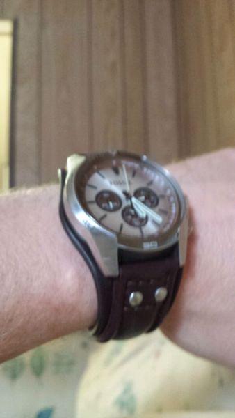Gorgeous fossil watch w leather strap