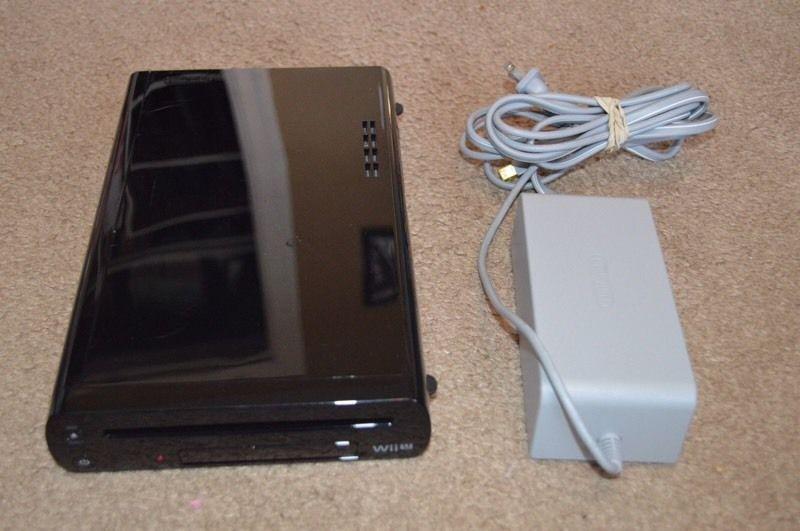 32 GB Wii U with 2 games