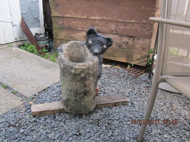 Small cement bear for lawn decor