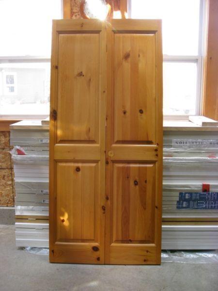 Solid Knotty Pine BiFold Doors (Perfect Condition)