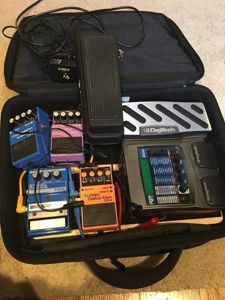 Pedal Board with Pedals including Crybaby Wah 300$ OBO