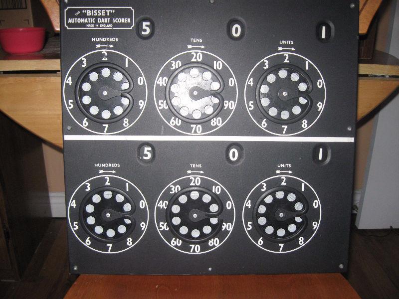 BISSET DART SCORE BOARD- LIKE NEW-NO TOUCH UPS