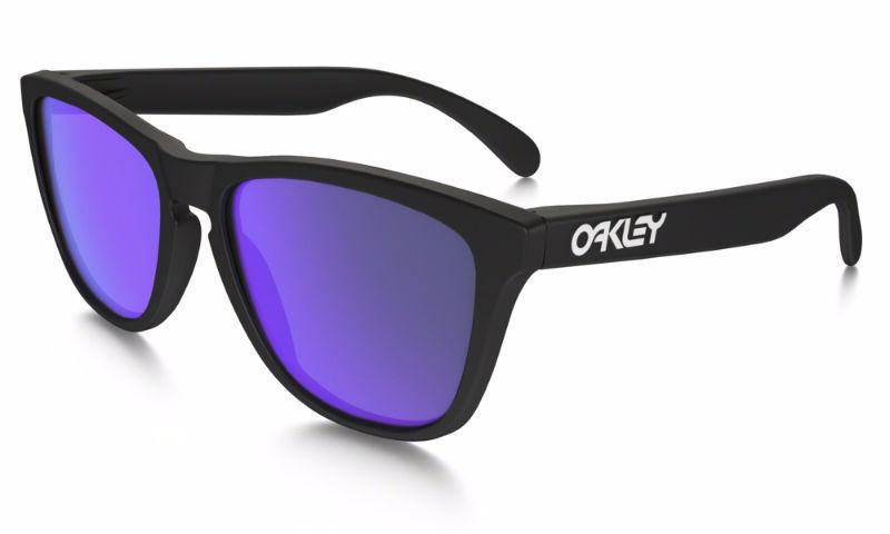 NEW OAKLEY FROGSKINS!!! Retails at $150!!!