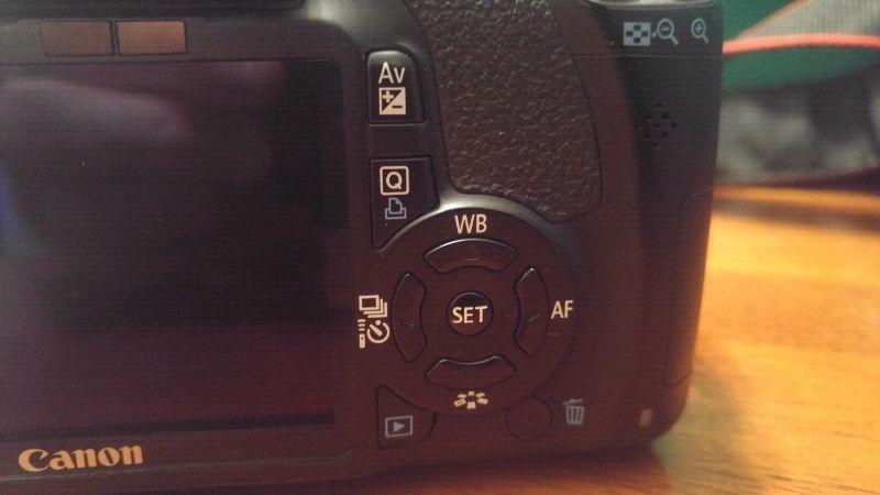 Canon T2i SLR Camera