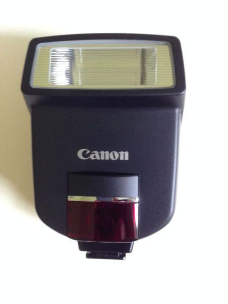 Canon 220EX Speedlite TTL Shoe Mount Flash