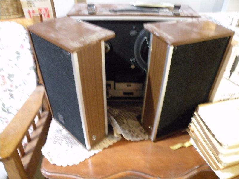 Reel to reel tape recorder with tapes