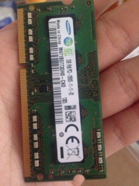 Two DDR3 2Gb memory cards for notebook