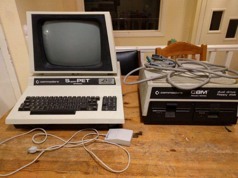 Commodore SuperPET SP9000 + CBM 4040 dual drive floppy disk