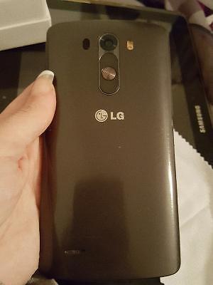 LG G3 - 32GB - with BELL