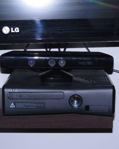 Xbox 360 with Kinect and 2 controllers