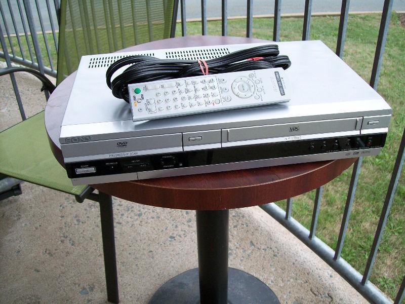 DVD VCR Combination Player with Remote and RCA Cable