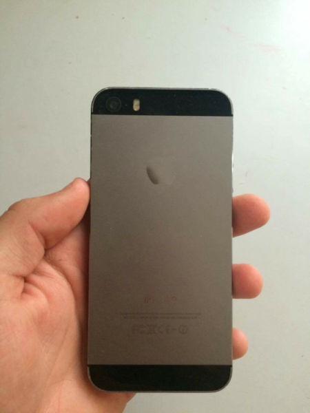 iPhone 5s 16gb must sell