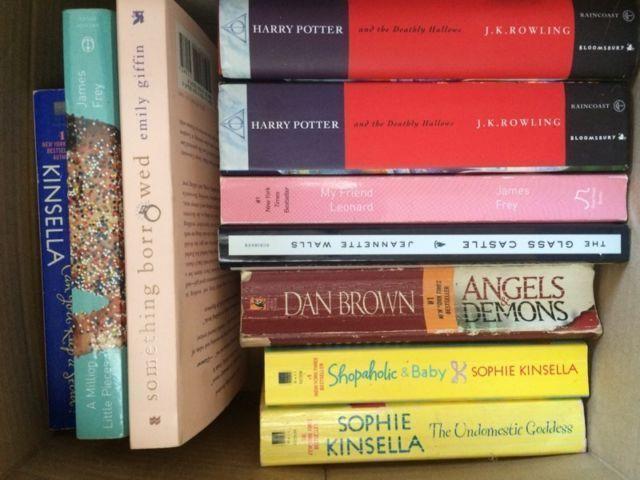 Books (Jodie Picoult, Sophie Kinsella,...)
