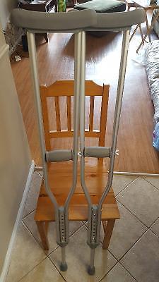 Adult Adjustable Crutches
