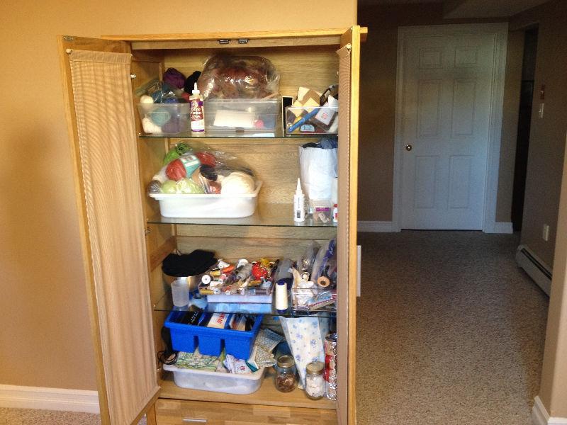 Hutch with glass doors and shelves *SOLD PPU*