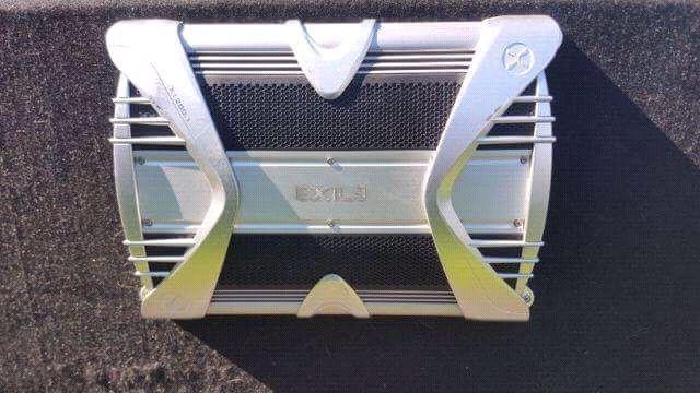 Subs 10 inch mtx thunder with 1200 watt exile amp