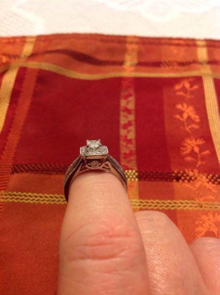 14 k. Diamond engagement ring