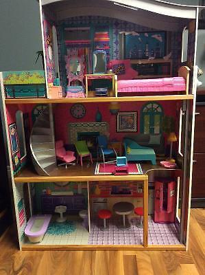 Barbie Dream House & Furniture