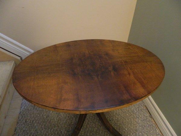 Oval Antique Coffee Table with claw feet (26.5