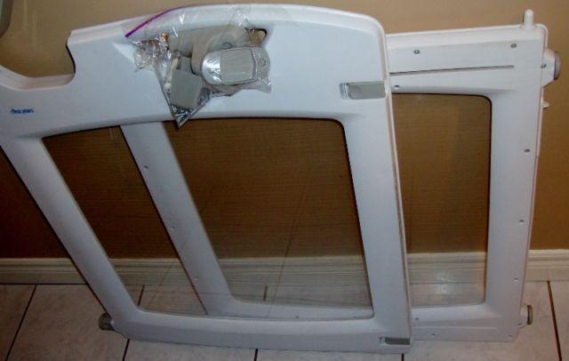 First Years Baby Gate See Through Plastic and Mounting Hardware