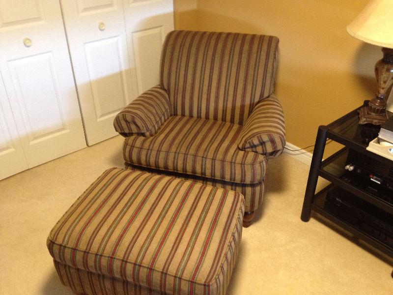 Palliser matching couch and chair/ottoman - like new !
