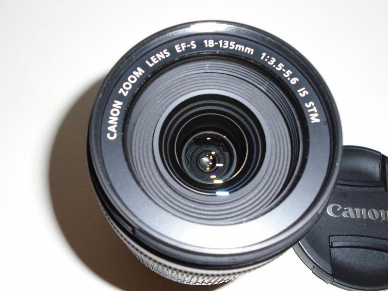canon EF-S 18-135mm F3.5-5.6 IS STM lens