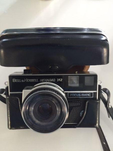 Vintage Bell & Howell f/40mm Auto Flash Camera