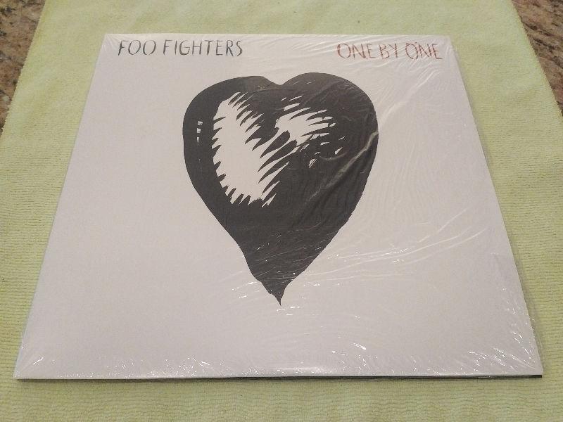 2 Foo Fighters titles VINYL LP LOT
