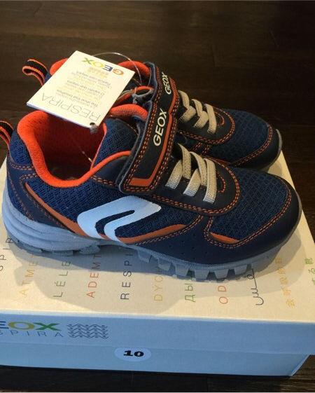 NWT Geox runners toddler 10