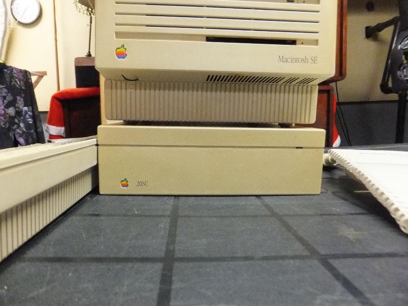 1989 Macintosh SE with external hard drive